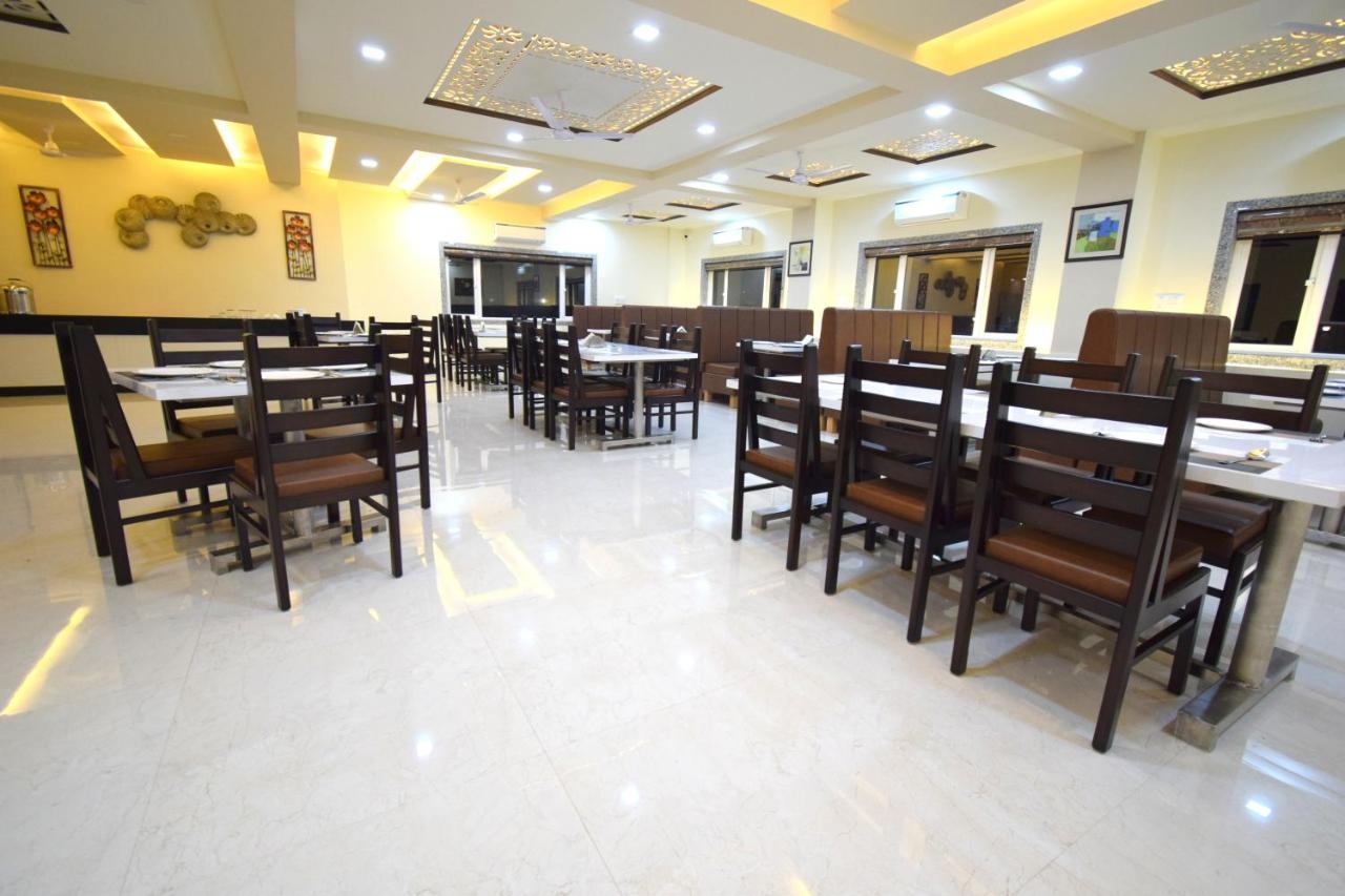 The Sky Imperial- Hotel Gopal Darshan Nāthdwāra Extérieur photo