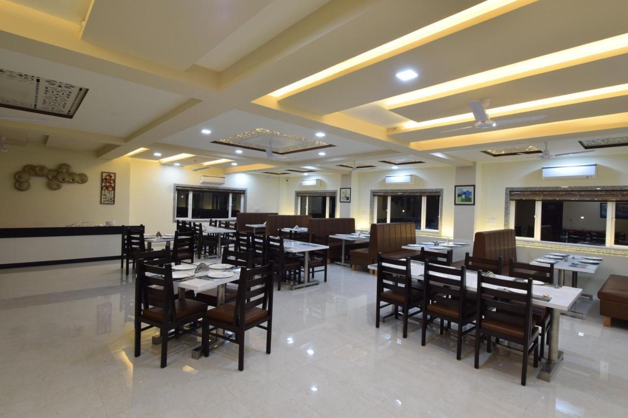 The Sky Imperial- Hotel Gopal Darshan Nāthdwāra Extérieur photo